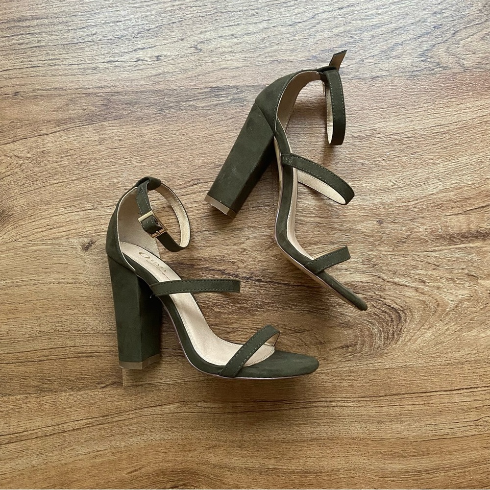 Green suede chunky heels